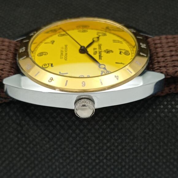 Vintage 1978 Henri Sandoz Manual Mens Silver Watch W/Cloth Strap & Yellow accent - Picture 5 of 8